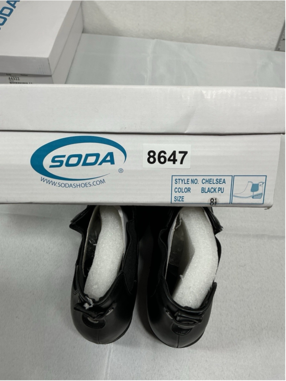 Woman’s New Soda Chelsea Pull On Bootie Size 8.5 Black Faux Leather Block Heel - Picture 7 of 7